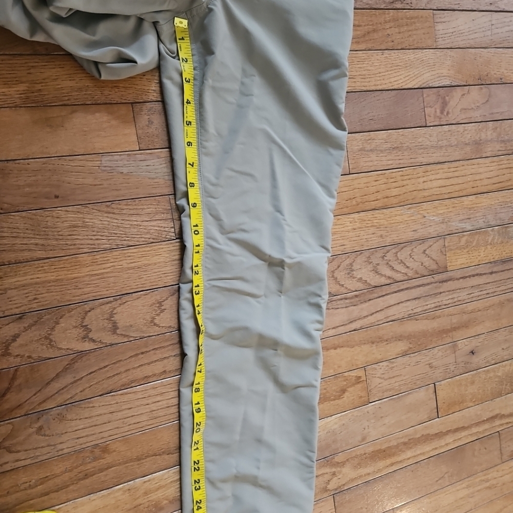 Under Armour Golf Pants Boys Youth Large Khaki Tan Adjustable Waist Performance - Picture 3 of 4